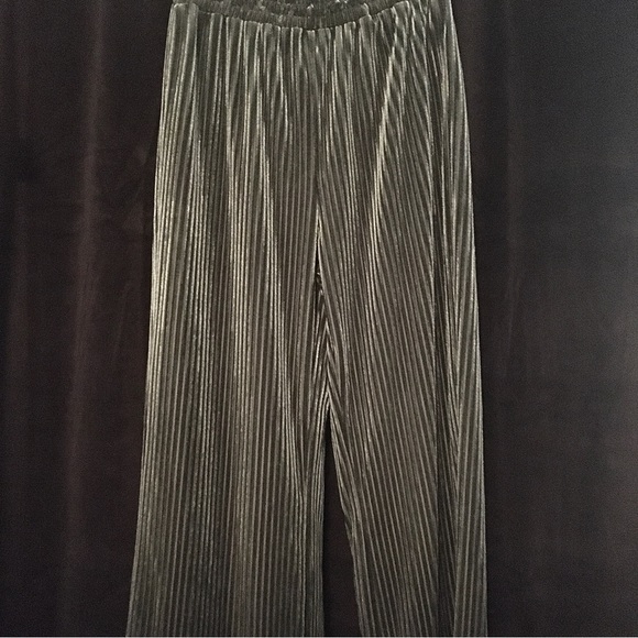 Green Shein Wide Leg Velvet Trousers - Picture 2 of 4